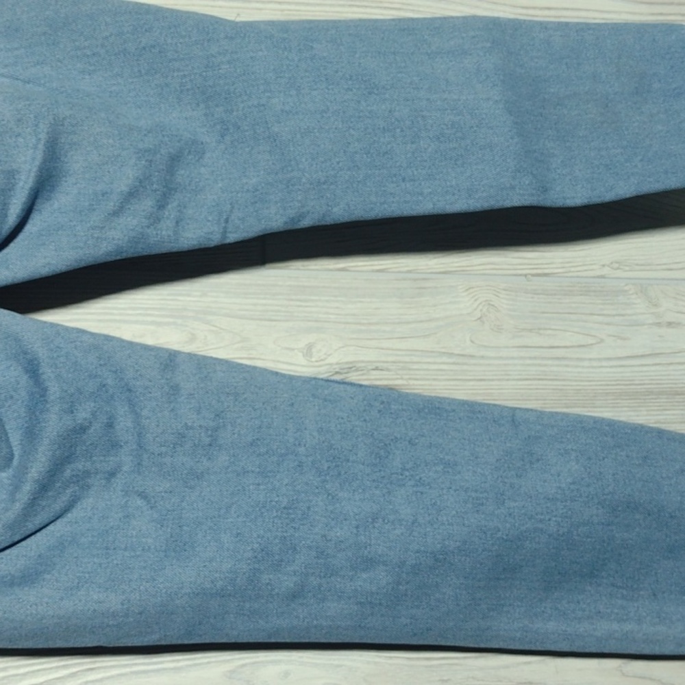 Destroyed High Rise Cropped Jeans - Picture 10 of 16